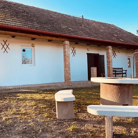 Jobarat Vendeghaz Varsany