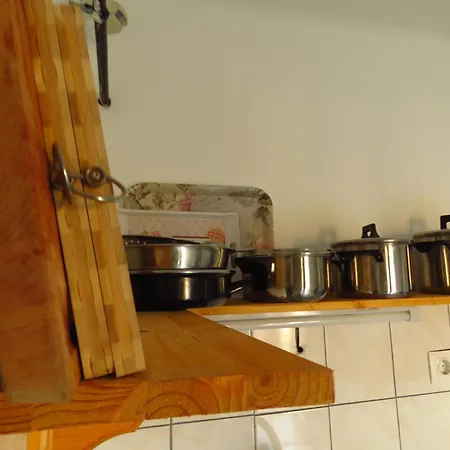 Jobarat Vendeghaz Tatil Evi *